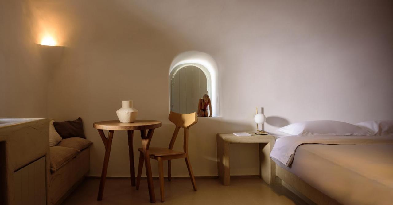 Treasures Art Oia (Santorini)